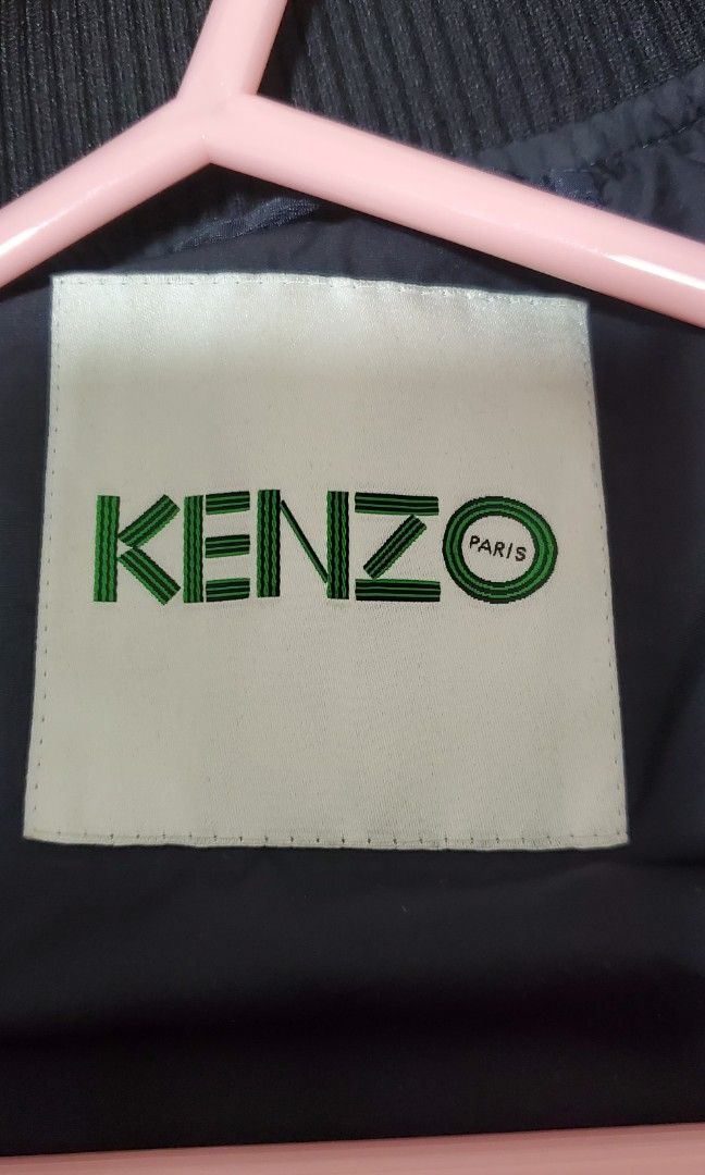 Kenzo （分類：外套及戶外衣服）位於 Hong Kong。 由 ching525 提交（商品編號 1208573129，圖片 6）。簡介： 9.8成新，幾乎全新，保養極良好 沙田第一城交收 或尖沙咀。