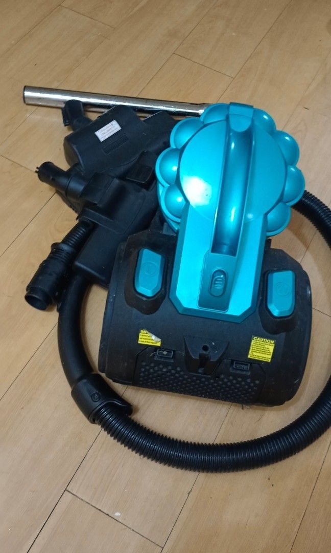 Kmart Anko 2400W Bagless Vacuum, Furniture & Home Living, Cleaning