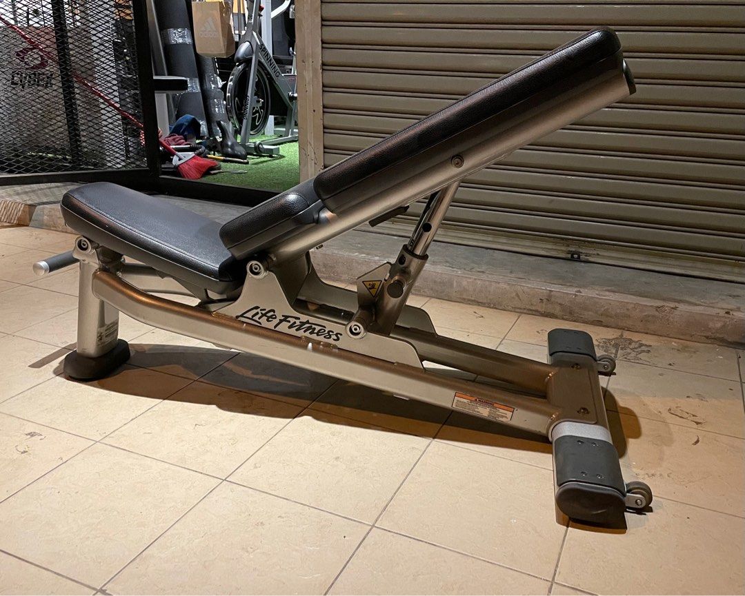 Life fitness best sale adjustable bench price
