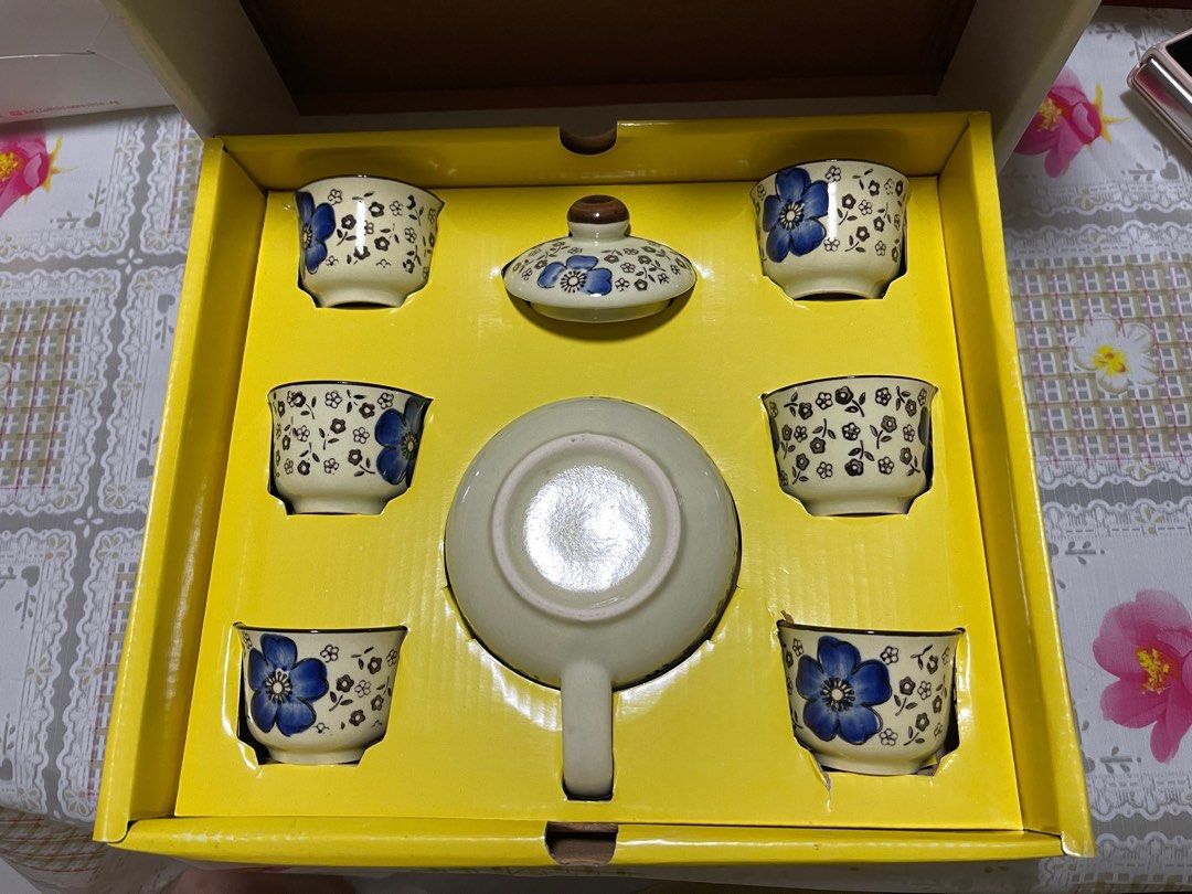 Lipton Tea Mini Tea Pot set, Furniture & Home Living, Kitchenware