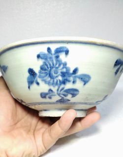 Mangkok biru putih periode Ming Cina antik