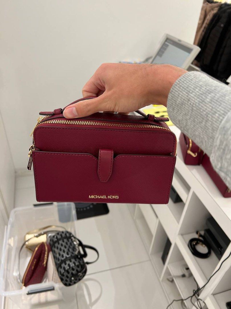 Michael kors store crossbody 2 zippers