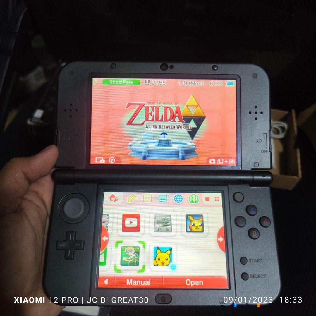 New 3ds xl hyrule edition Brandnew condition (bottom IPS screen only