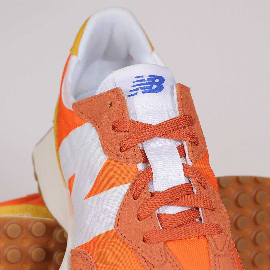 NEW BALANCE 327 VARSITY ORANGE ORIGINAL RESMI, Fesyen Pria, Sepatu , Sneakers di Carousell