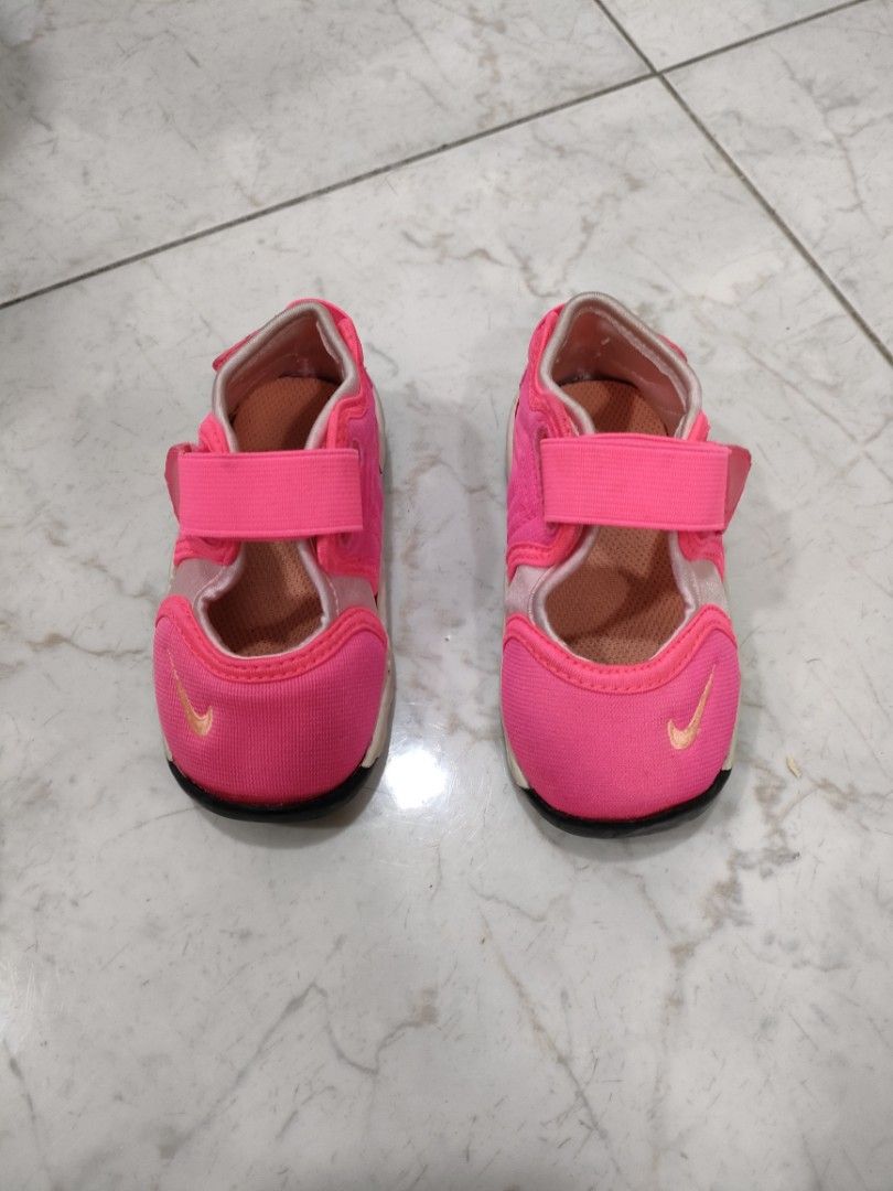 Nike baby girl Shoe, Babies & Kids, Babies & Kids Fashion on Carousell
