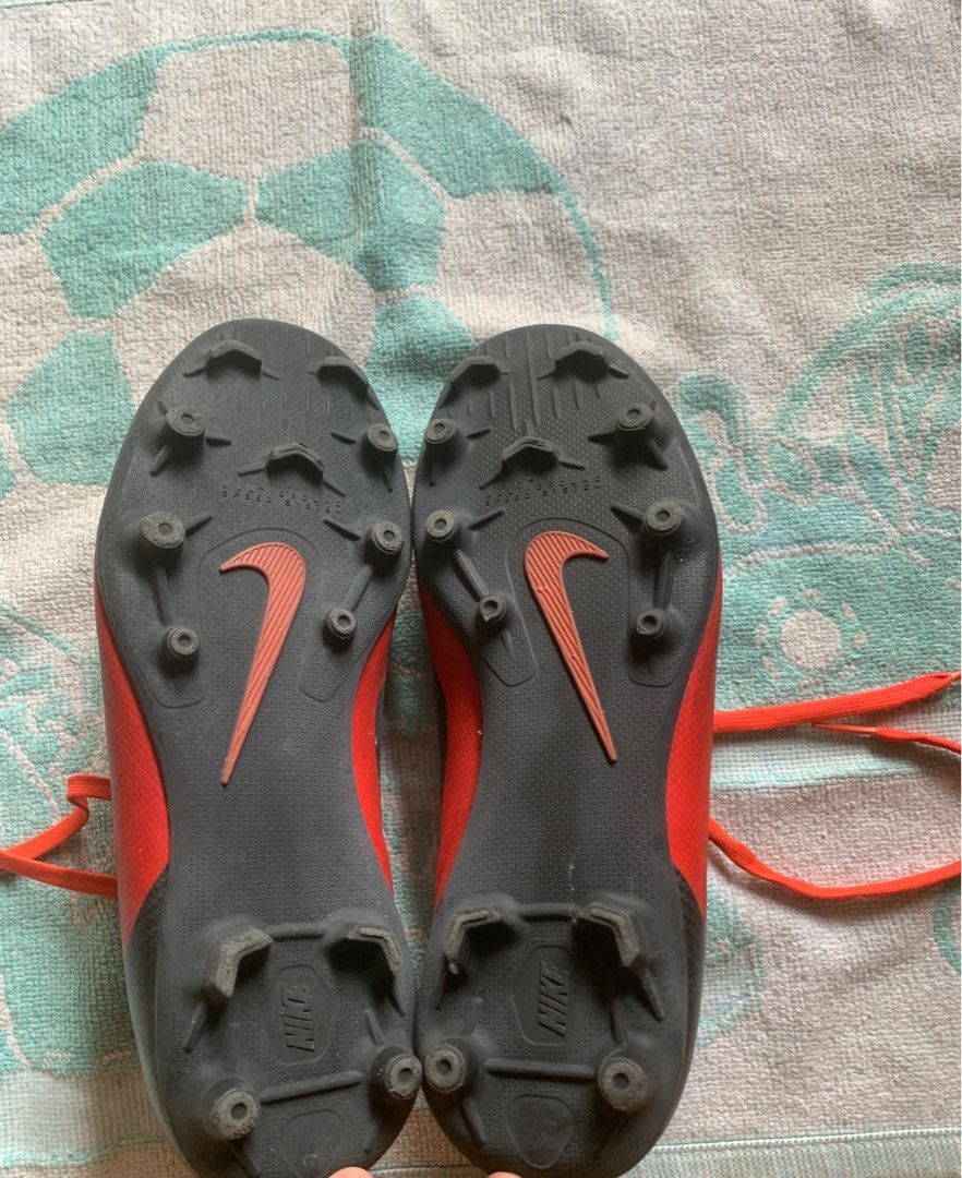 junior nike football boots with sock