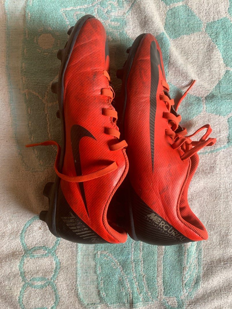 junior nike football boots with sock