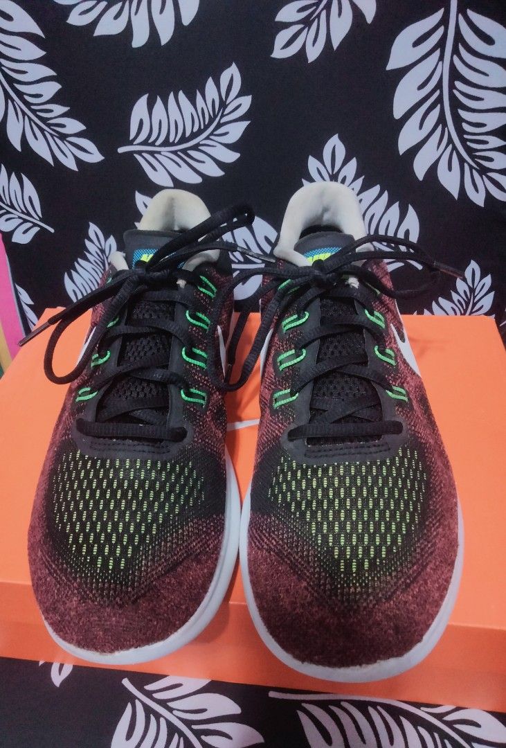 mens nike free run trainers