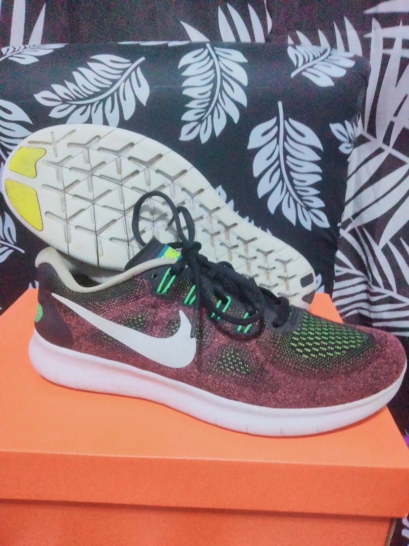 mens nike free run trainers