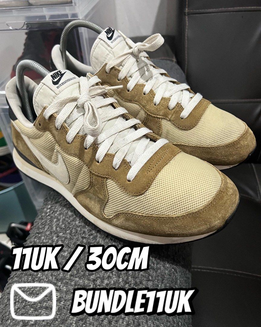 Nike internationalist vegas outlet gold