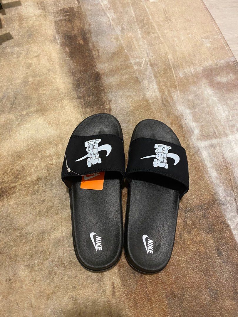 Nike benassi x clearance kaws