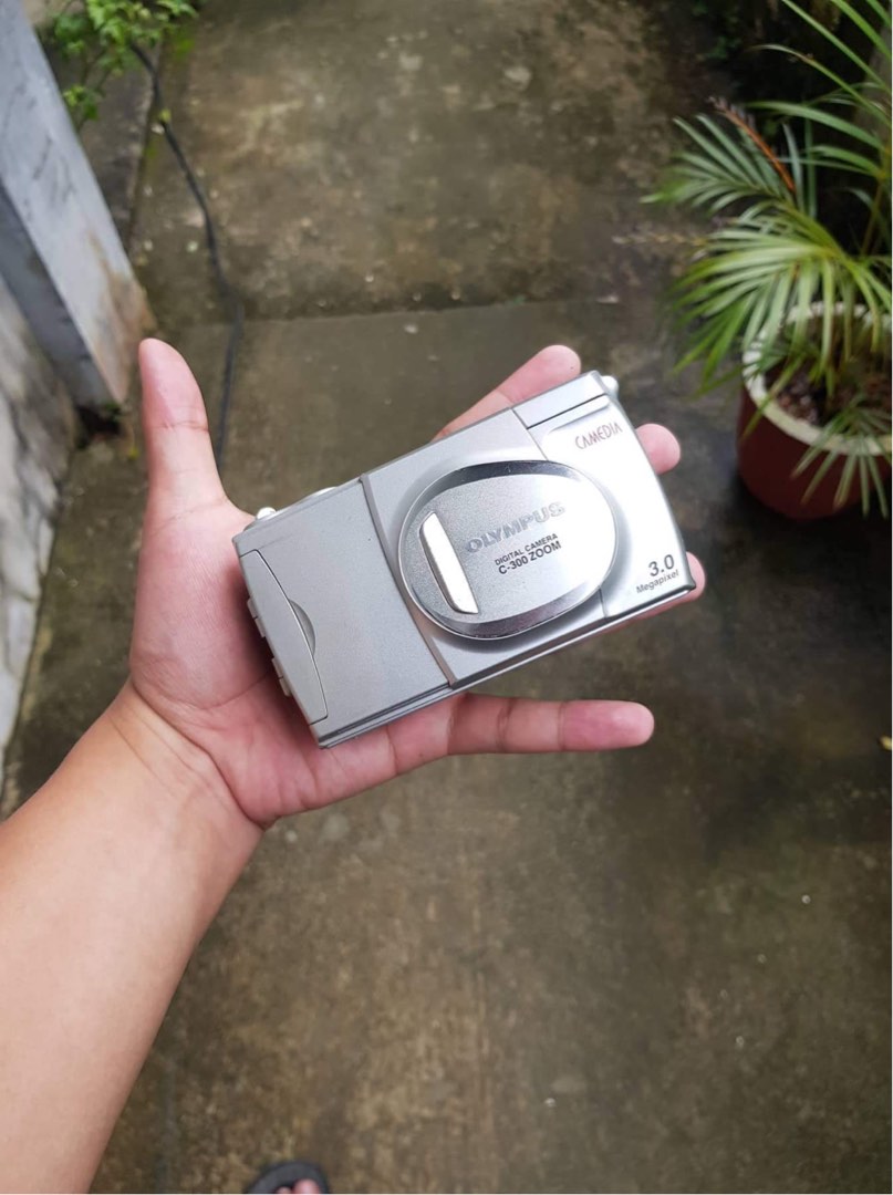 Olympus Camedia C300 ZOOM, Photography, Cameras on Carousell