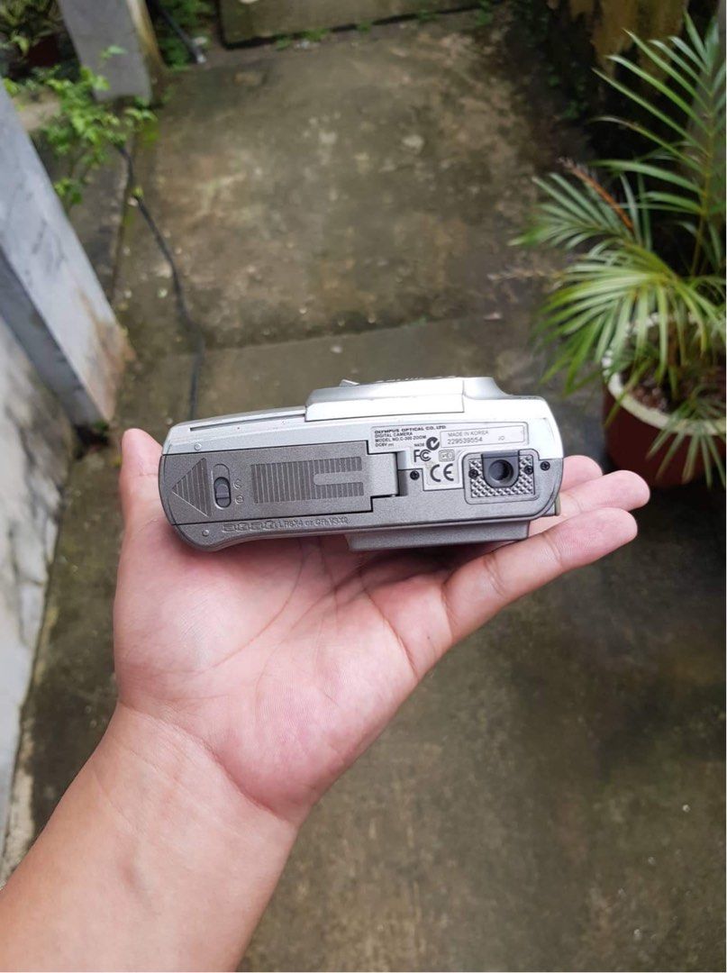 Olympus Camedia C300 ZOOM, Photography, Cameras on Carousell