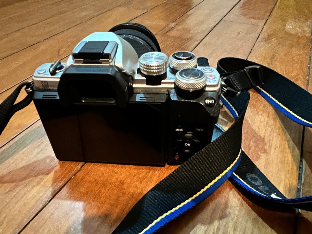 Olympus EM10 Mark II, Photography, Cameras on Carousell