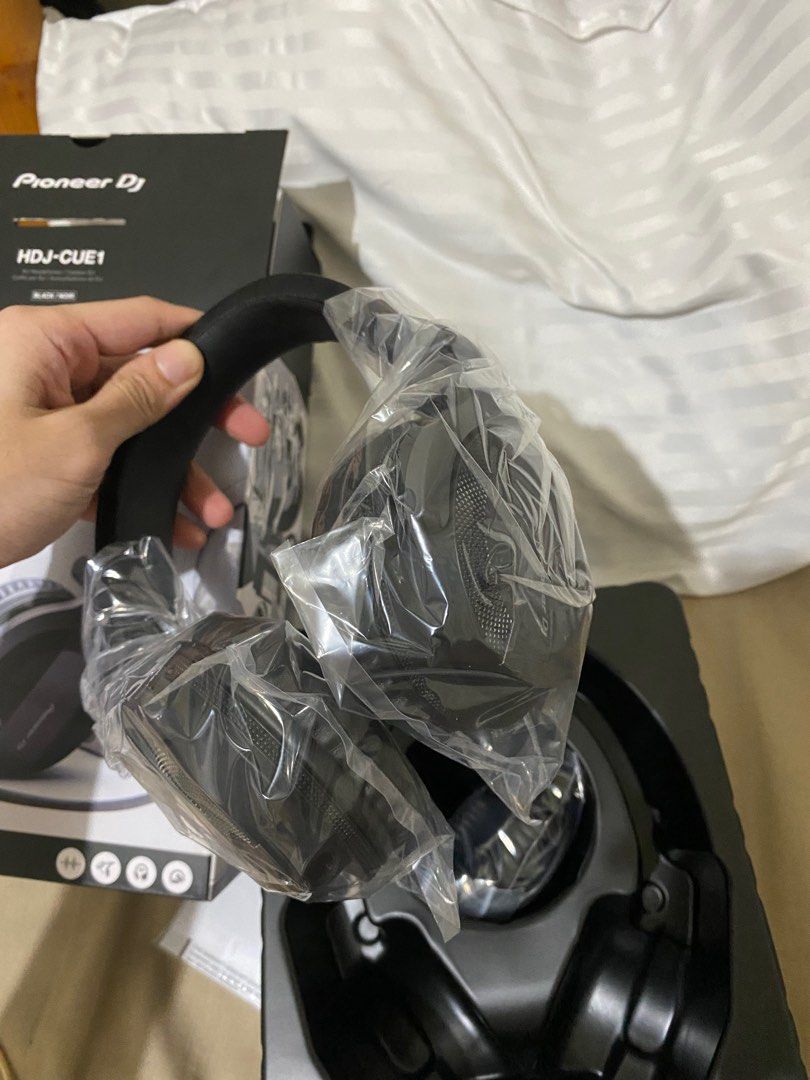 Pioneer - HDJ- CUE 1, Audio, Headphones & Headsets on Carousell