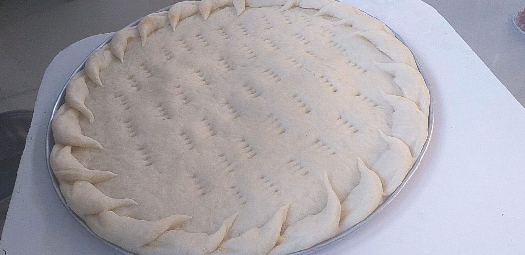 Pizza Crust- we have round and square pizza crusts of different sizes ...