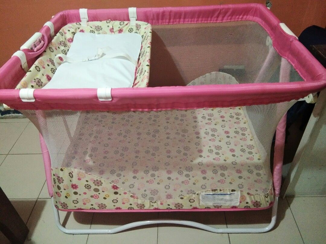 Playpen/Crib, Babies & Kids, Baby Nursery & Kids Furniture, Cots & Cribs on Carousell