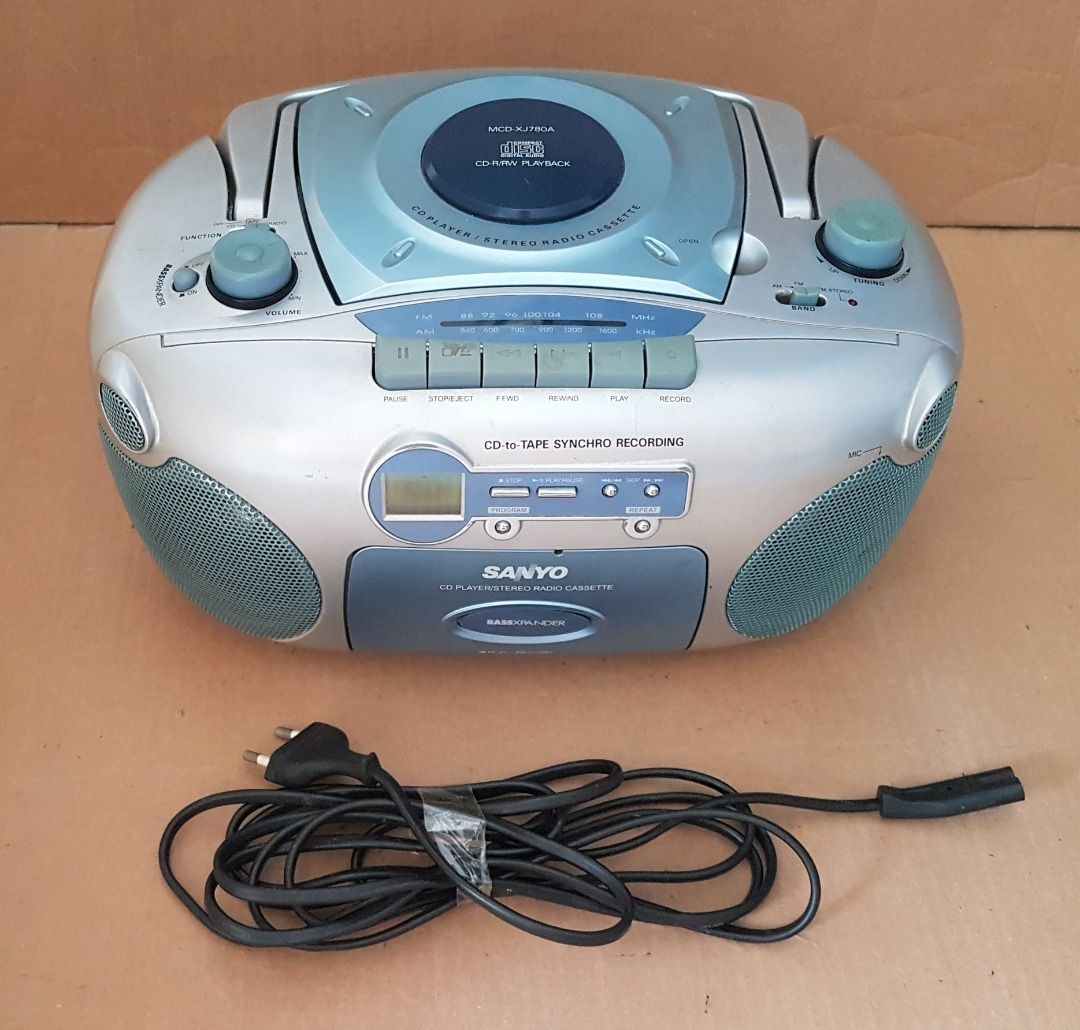 Portable Sanyo Model MCDXJ780A Player, Japan, Mobile Boombox, AM, FM