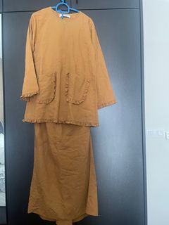 (Category: ) located in . Submitted by Preloved.with.love (Listing ID 1208514661, Image 1). Description: .
