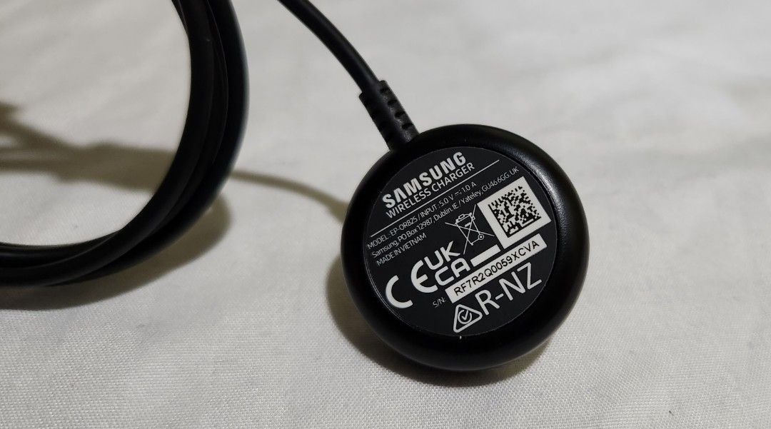 Samsung galaxy watch 4 charger (original), Mobile Phones & Gadgets