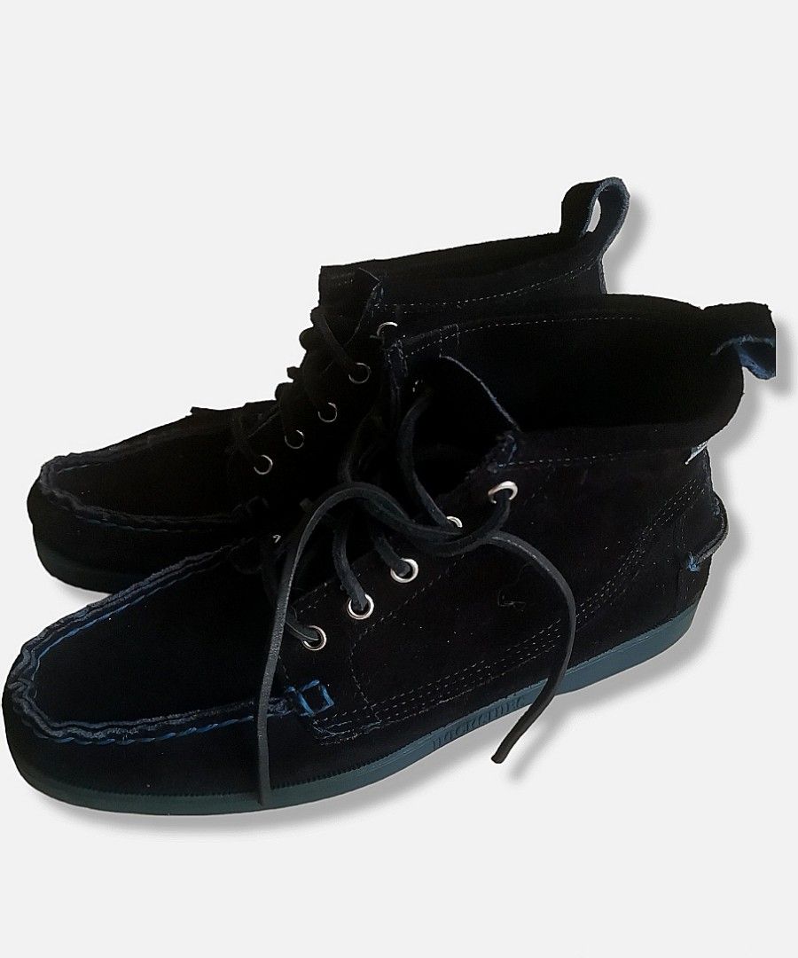Sebago Suede Mid Cut (Category: Sneakers & Footwear) located in Cagayan de Oro. Submitted by rayzbjr (Listing ID 1208505178, Image 1). Description: .