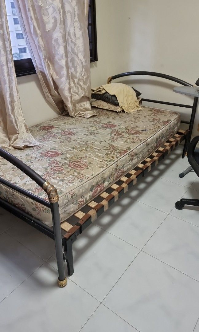 Self collect Tampines, Furniture & Home Living, Furniture, Bed Frames & Mattresses on Carousell