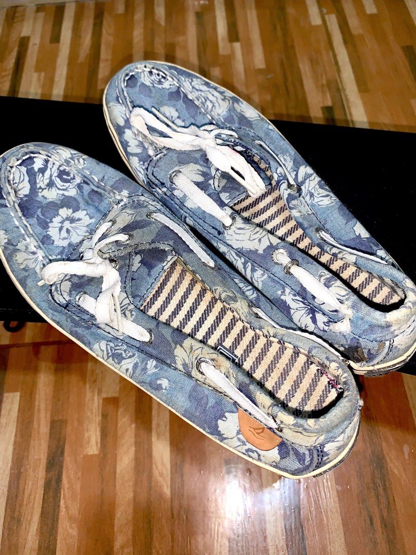 sperry blue sneakers