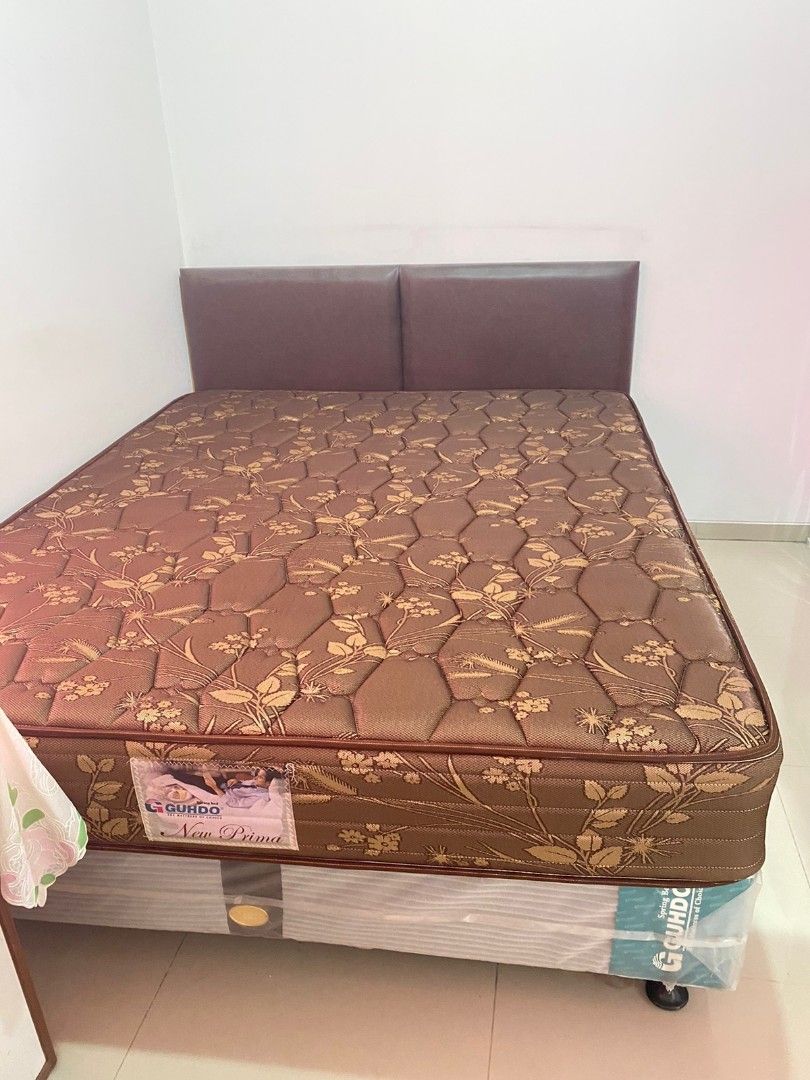 SPRING BED KASUR GUHDO + DIPAN / SPRING BED IKEA, Perabotan Rumah di