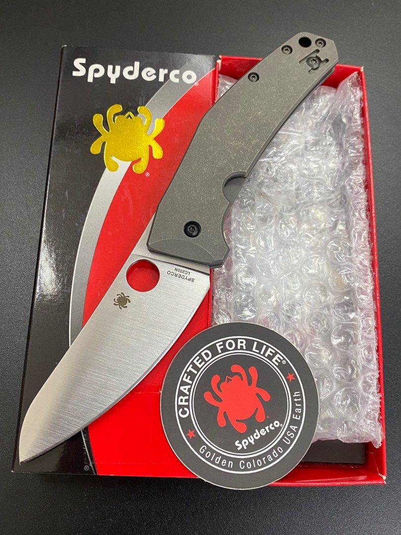 Spyderco spydiechef, Sports Equipment, Hiking & Camping on Carousell