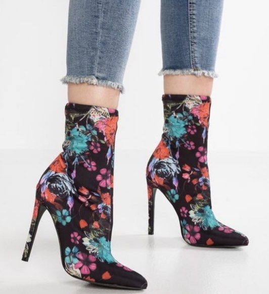 Steve madden lovey pump top