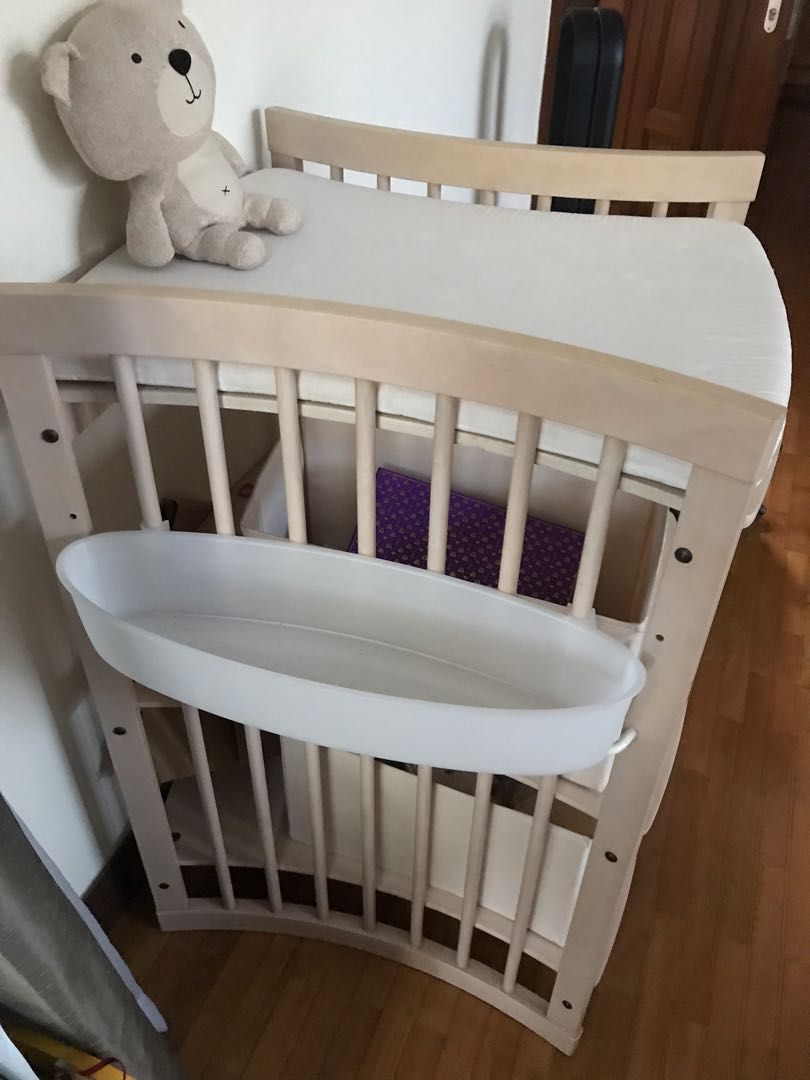 Stokke changing shop table used
