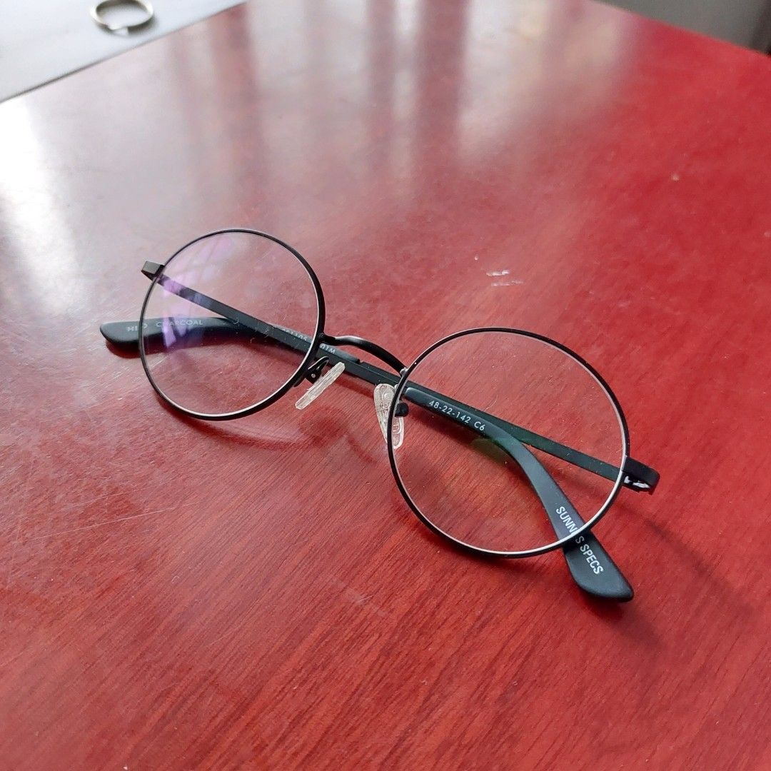 Sunnies Specs Eyeglasses Hiro in Charcoal, Women's Fashion, Watches