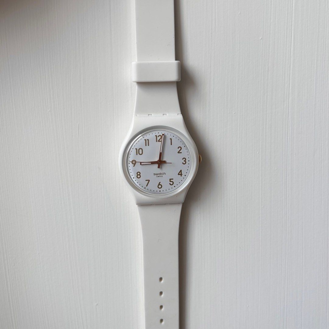 swatch WHITE BISHOP白色手錶, 她的時尚, 手錶及配件, 手錶在旋轉拍賣