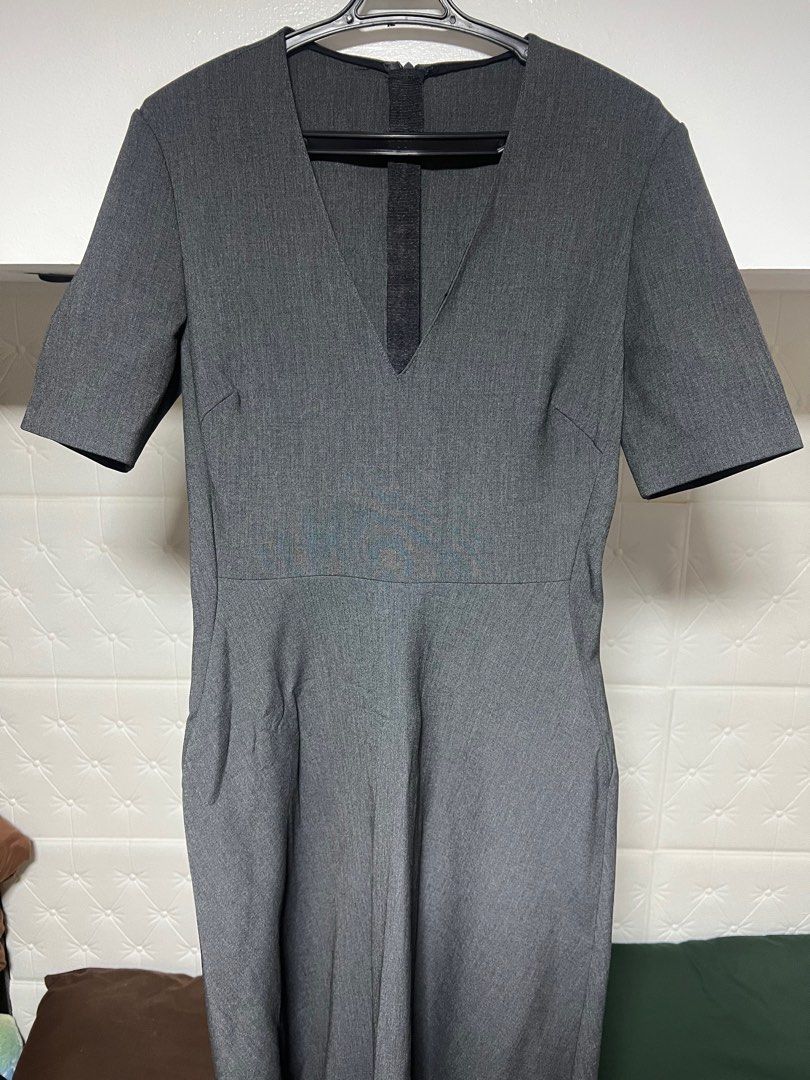 TRF ZARA MAXI DRESS (Category: Dresses) located in Las Pinas. Submitted by loft1890 (Listing ID 1208563431, Image 3). Description: Bought this for 3k. Never worn. Missing tag due to washing. Very nice fit, stretchable. Sexy and sophisticated when worn. I am 5’4 length of the dress is below my knee Fits S-semi large.