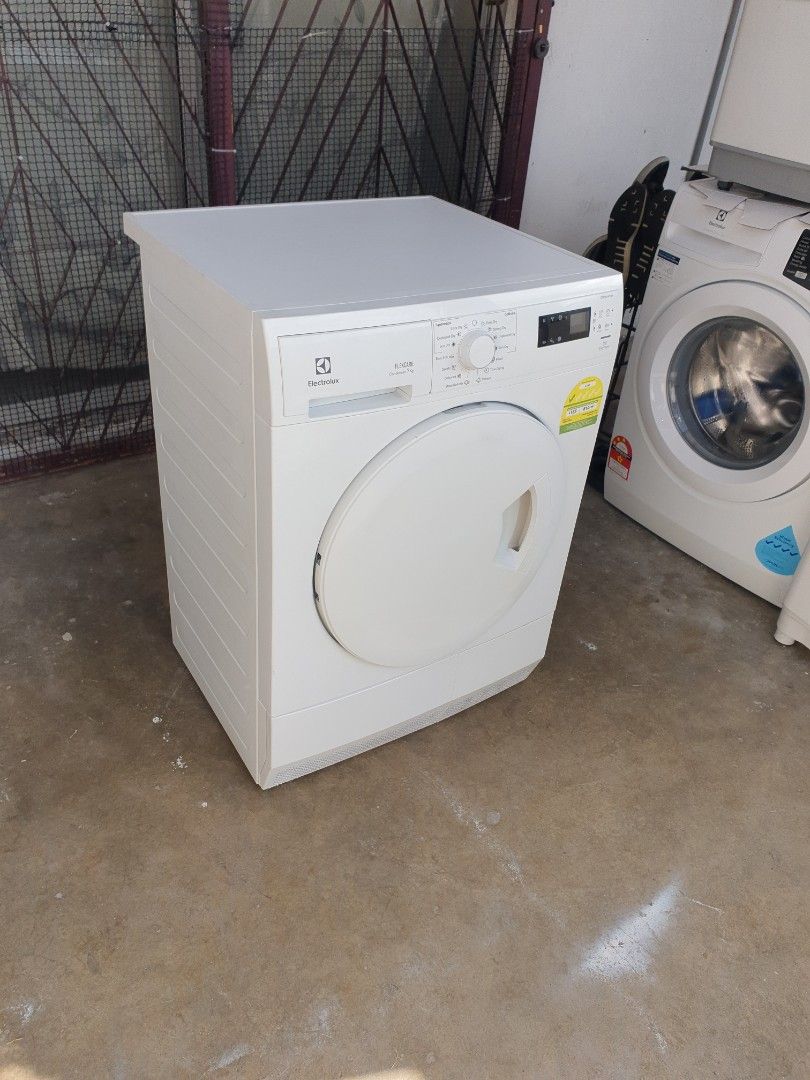 Used Electrolux digital condenser clothes dryer 7.0kg, condenser dryer