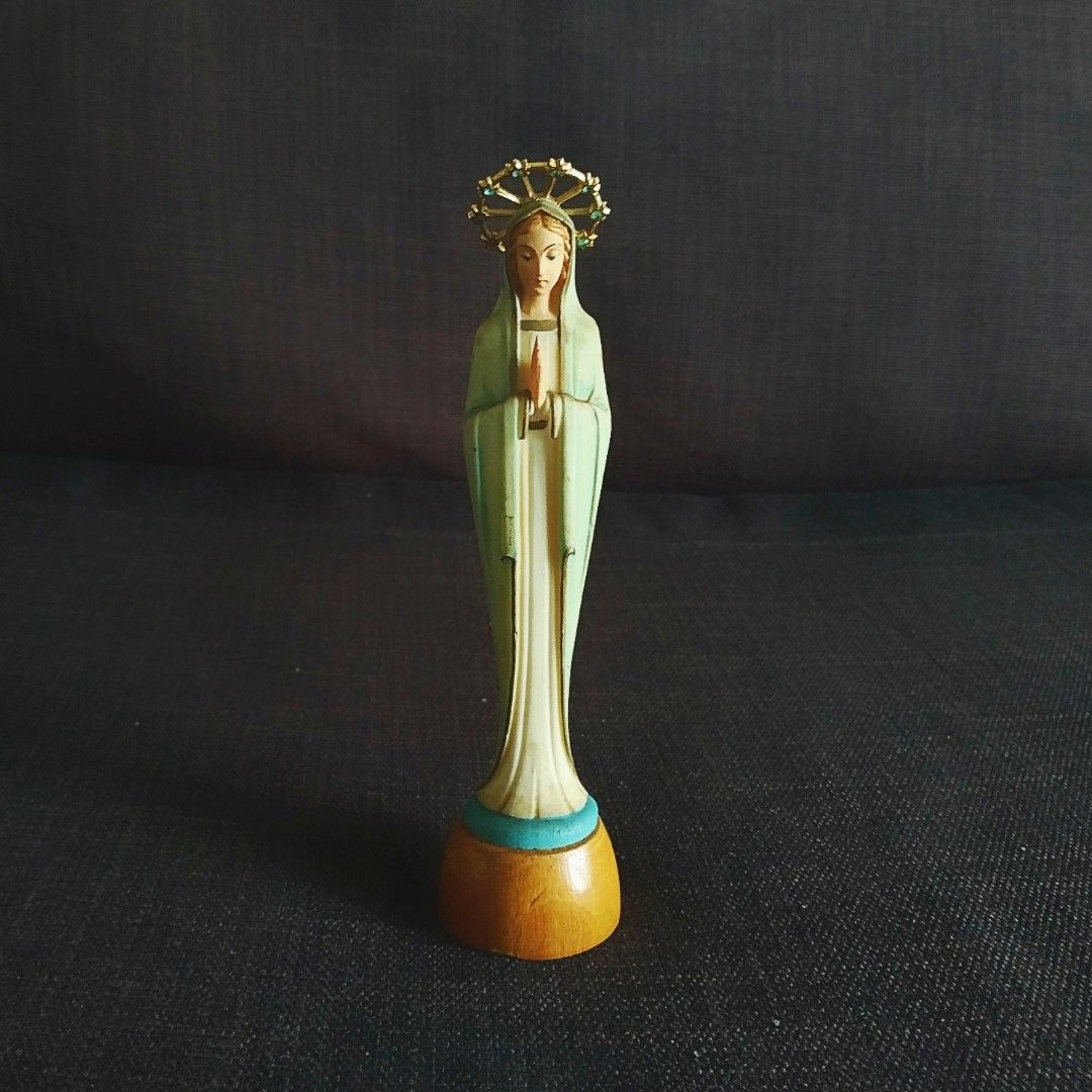 Vintage Carved Wood Virgin Mary Madonna Travel Shrine, Hobbies & Toys