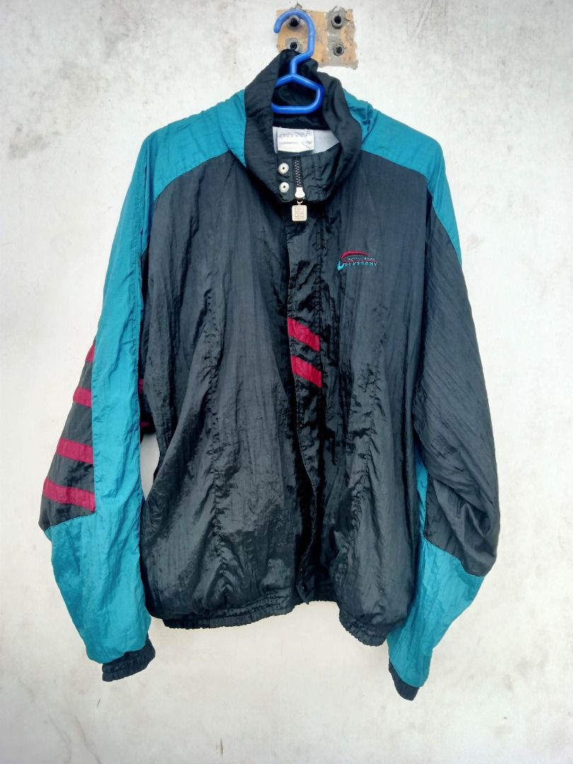 VINTAGE GIVENCHY ACTIVEWEAR WINDBREAKER MADE IN PH, Men's Fashion, Coats,  Jackets and Outerwear on Carousell