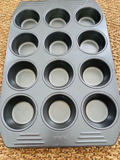 Wiltshire muffin silicone mould/ Tefal muffin tin