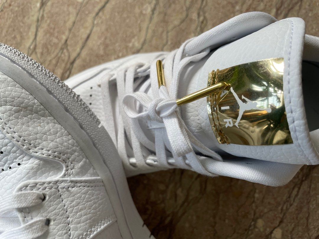 WMNS AIR JORDAN 1 RETRO LOW WHITE METALLIC GOLD CZ4776 100