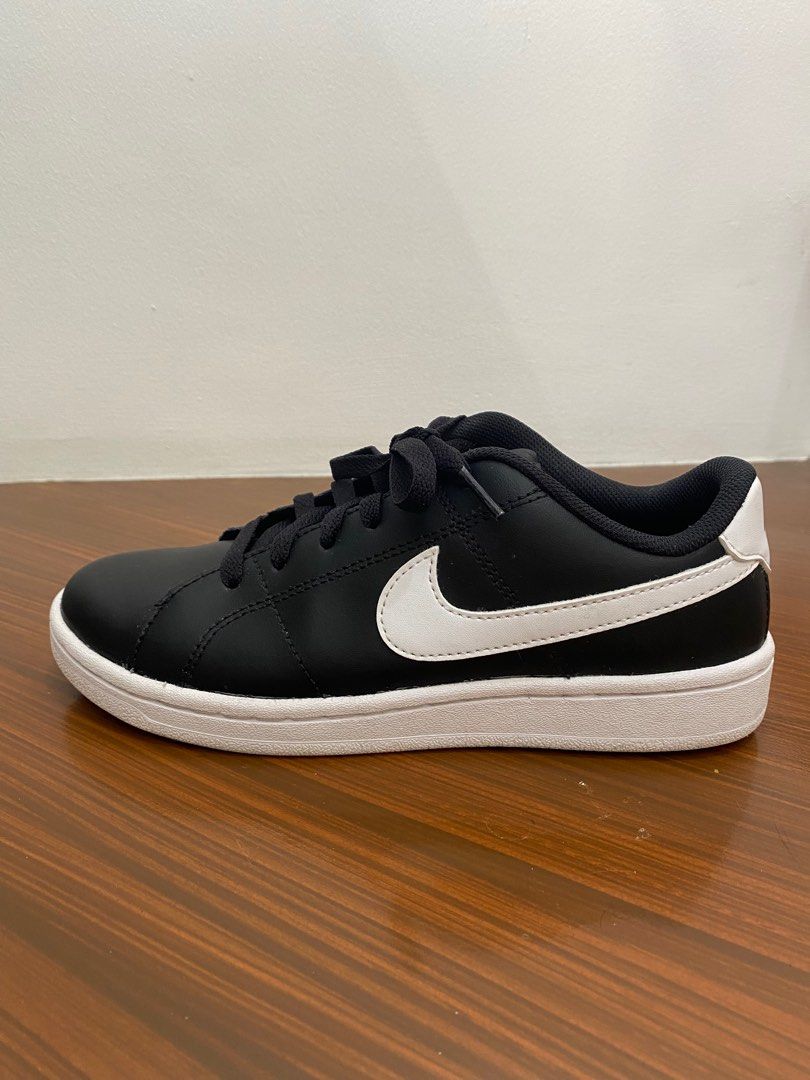 WMNS NIKE COURT ROYALE 2 (Category: Sneakers) located in Santa Rosa. Submitted by vn.declutter (Listing ID 1208536167, Image 3). Description: RFS: decluttering Bought for ₱2195.00 Selling for only ₱1600.00 Note: • Some items may have a slightly different color in person compared to their picture, due to the light and screen differences..