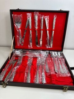 19 pieces of stainless steel fork, knife and spoon with a box