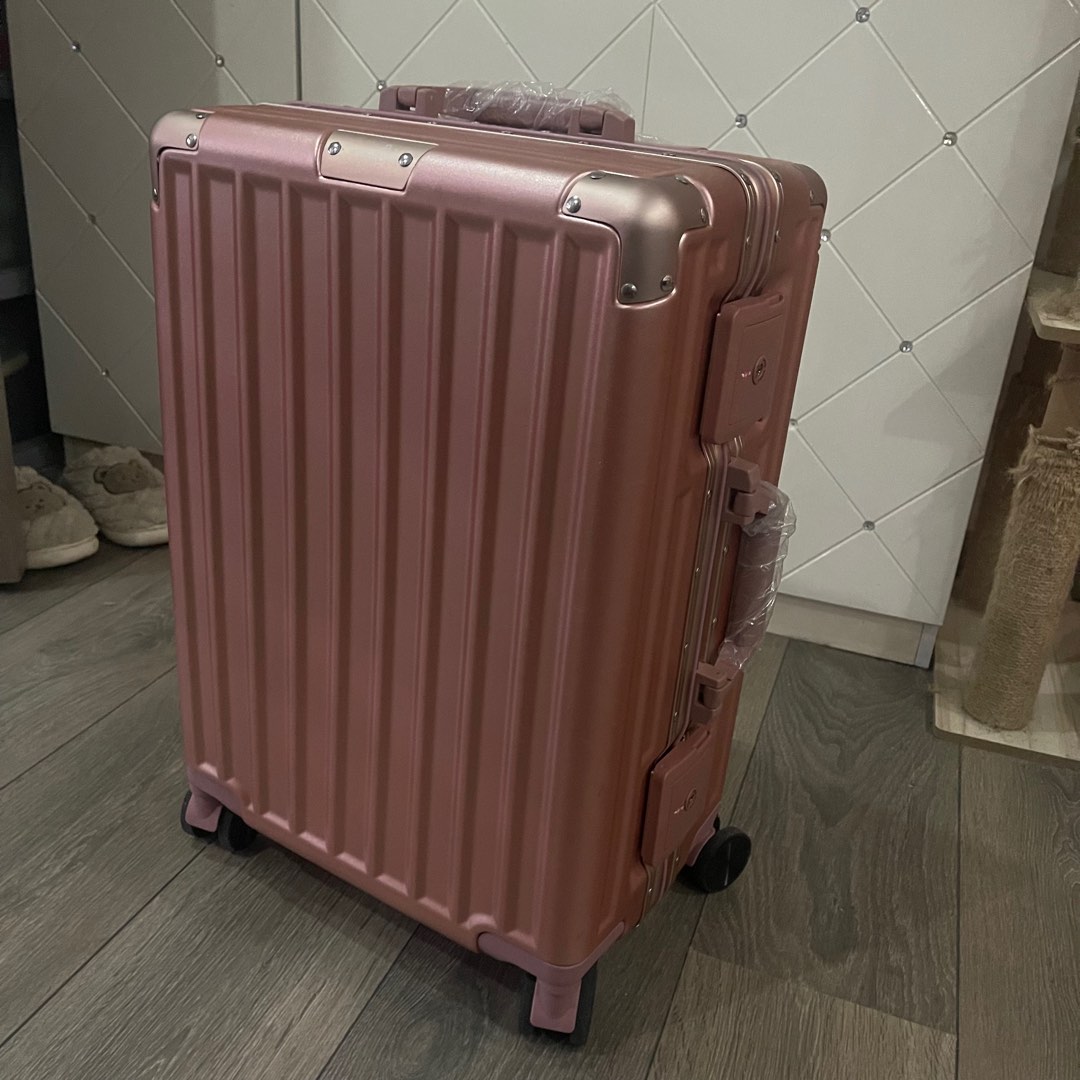 Rose gold top aluminum luggage