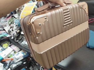 *全新粉色硬殼手提小行李箱 $250