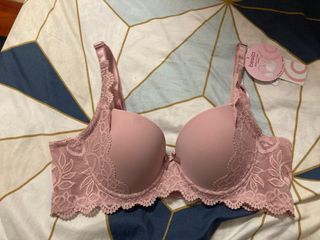 （分類：）位於 。 由 cfchannah 提交（商品編號 1257801582，圖片 1）。簡介： 。