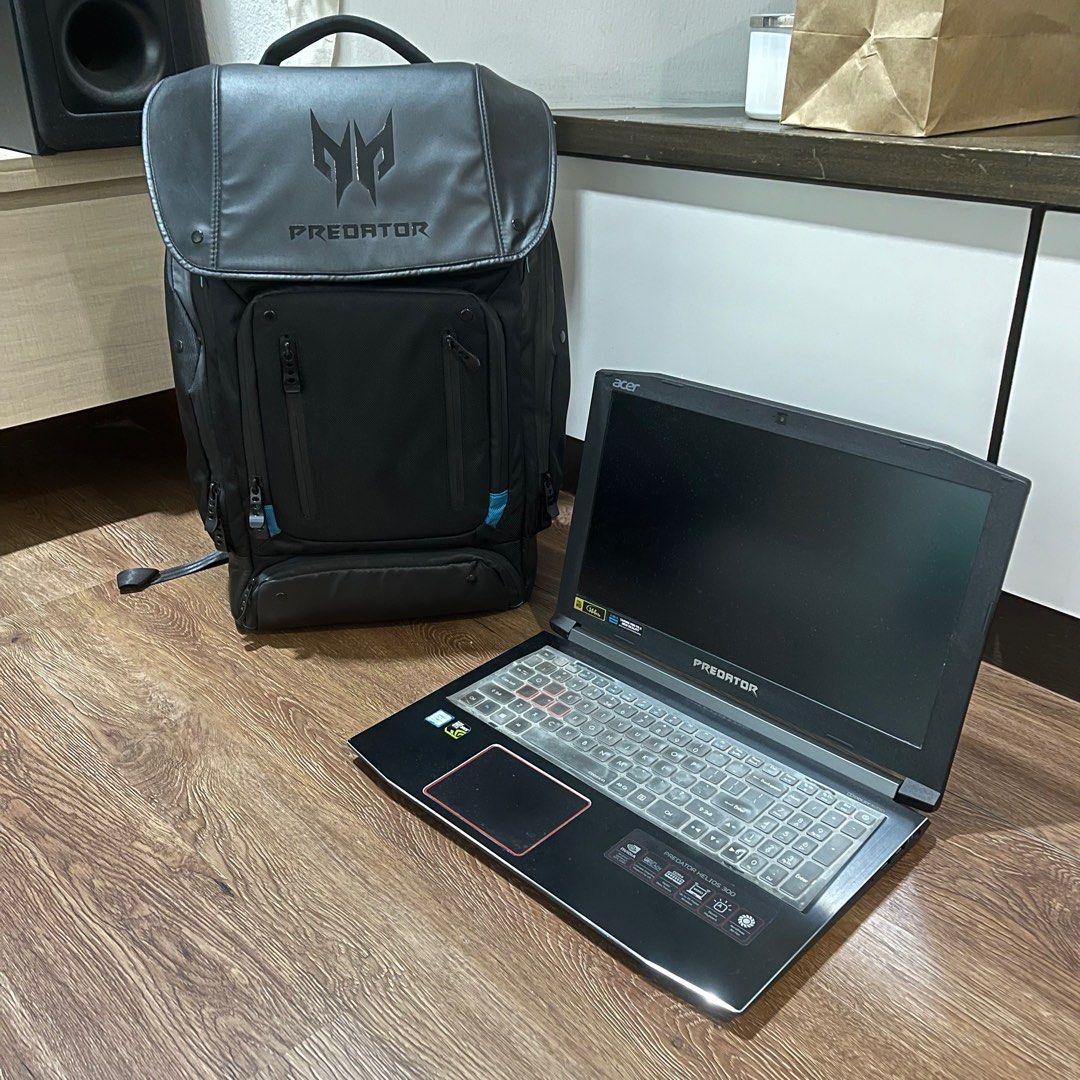 Predator helios store 300 backpack