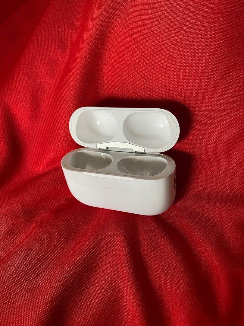 Airpods pro 2nd generation charging case only Audio Earphones