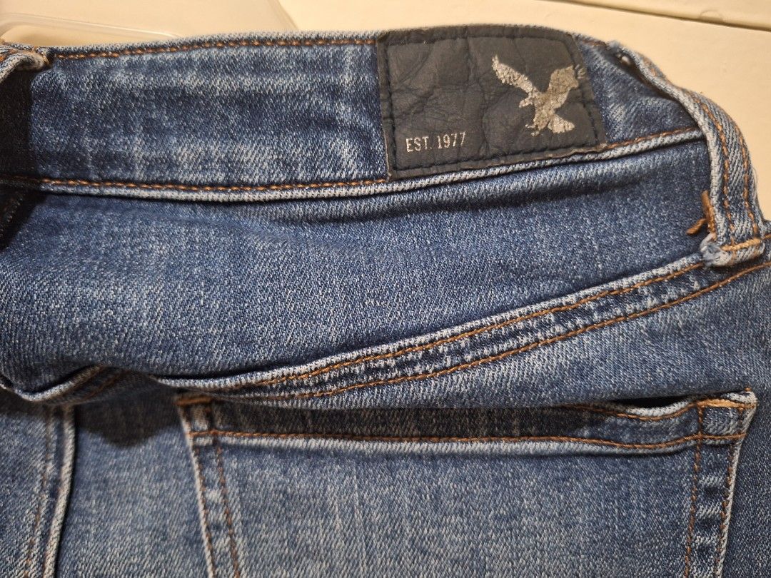 Hollister to shop american eagle sizes