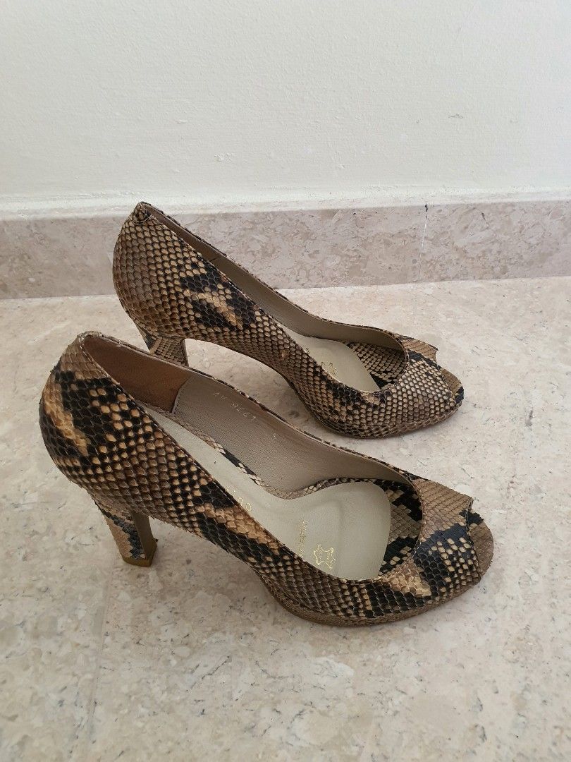 Andre valentino heels store