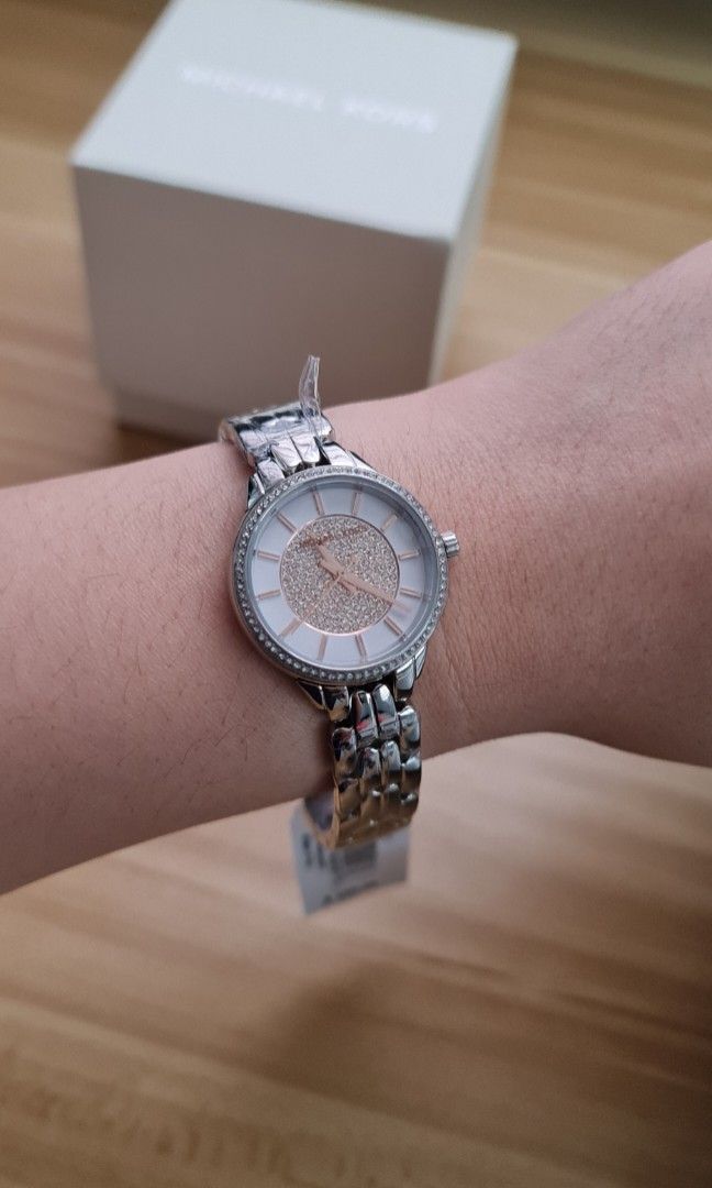 Authentic Michael Kors Watch Brand New Women s Fashion Watches