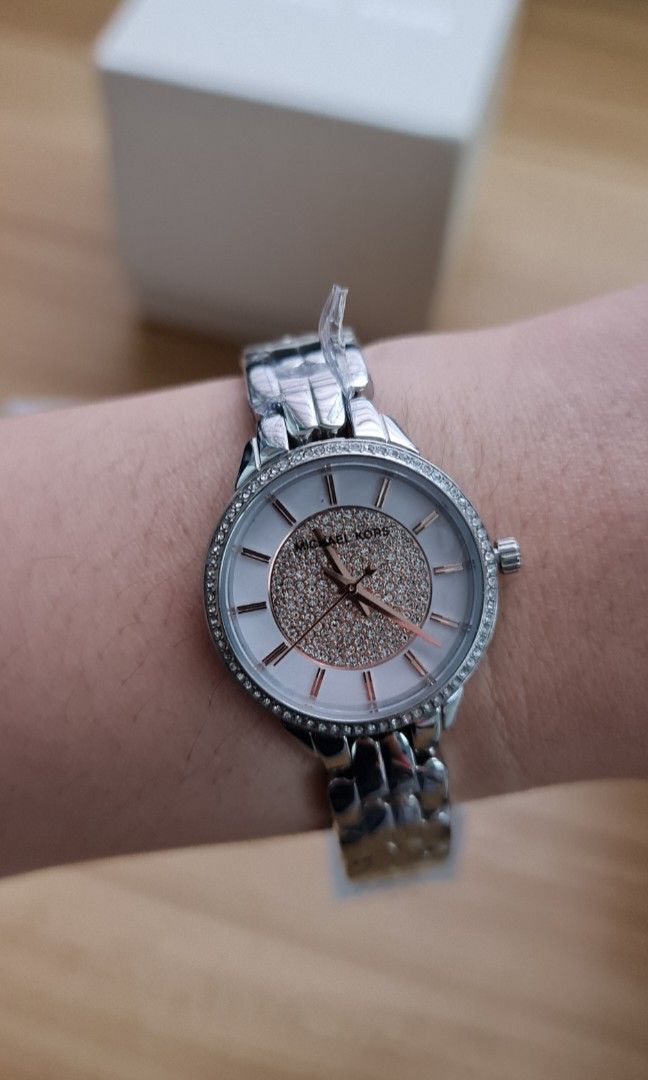 Authentic Michael Kors Watch Brand New Women s Fashion Watches